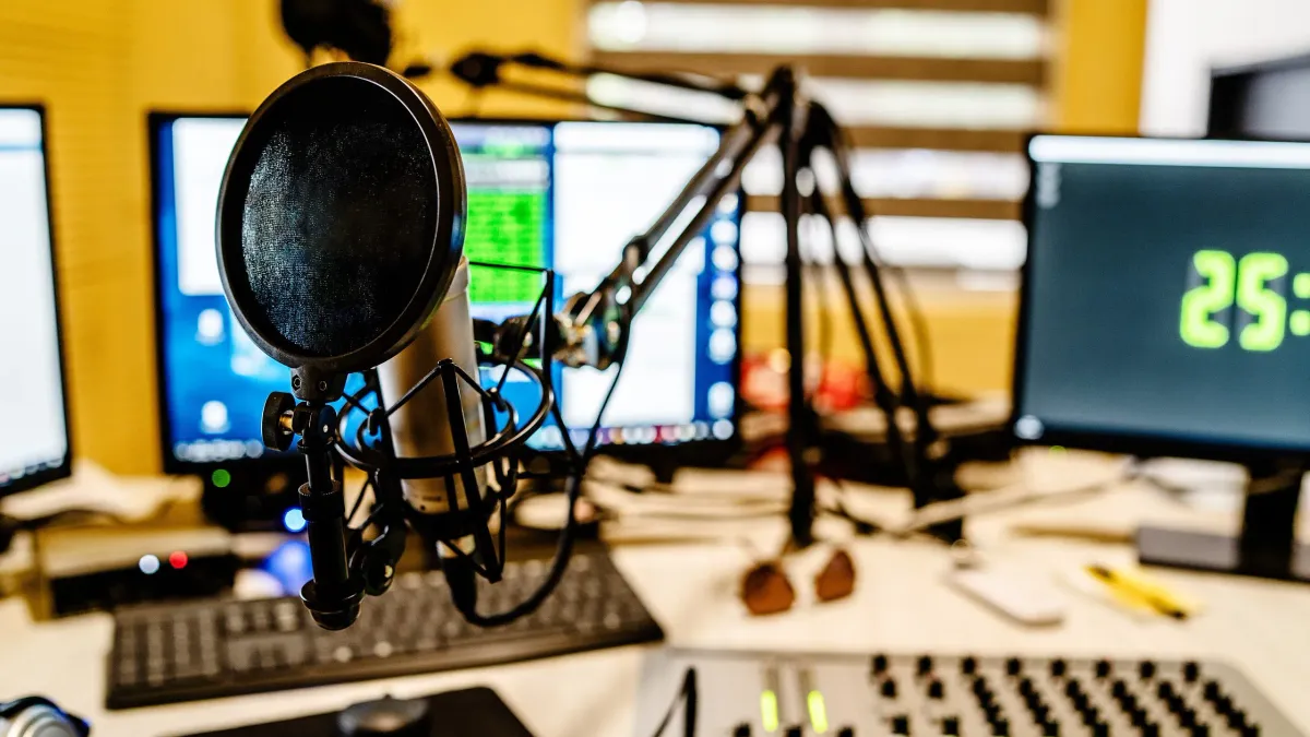 The Smart Way to Promote Your Business with UAE Radio Ads